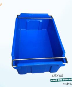 Thùng nhựa đặc A2 có quai sắt tại TP.HCM 6 thung nhua bit a2