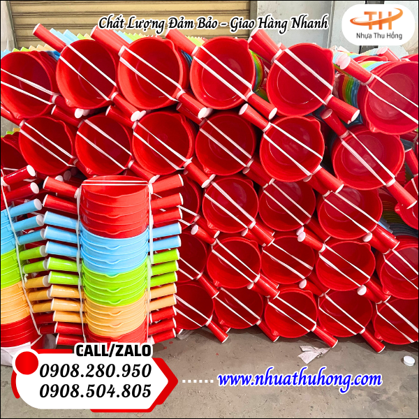 Ca, gáo nhựa múc nước giá sỉ rẻ sẵn kho chất lượng 6 ca nhua muc nuoc gia kho