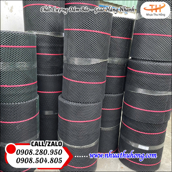 Lưới nhựa đen cứng, lưới nhựa mắt cáo hàng sẵn kho, giá sỉ tốt siêu rẻ 5 cuon luoi nhua mat cao