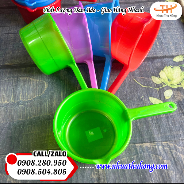 Cung cấp gáo nhựa múc nước sỉ rẻ uy tín đảm bảo chất lượng 2 Gáo nhựa cán ngắn