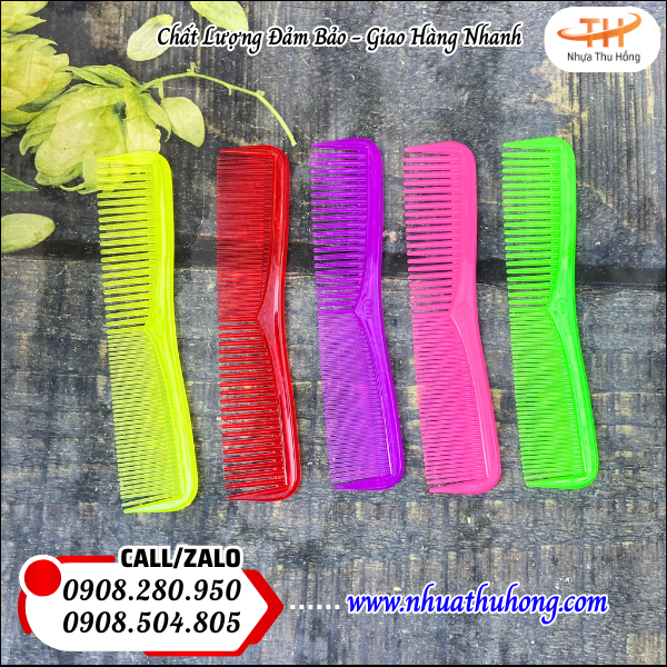 Lược nhựa chải tóc giá sỉ rẻ đa dạng mẫu mã, chất lượng cao 2 Lược nhựa dẻo dai