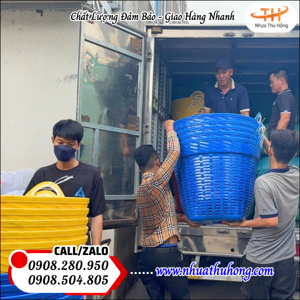 Cần xé nhựa giá rẻ – Thu Hồng giao 50 cái cần xé đi Cam Ranh – Khánh Hòa 4 can xe nhua gia