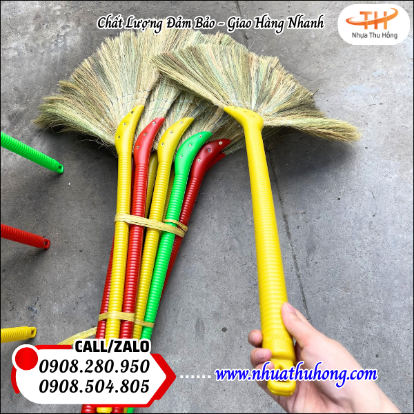 Bán sỉ chổi nhựa quét nhà giá rẻ – Hàng đẹp, bền, giao nhanh toàn quốc 3 Chổi nhựa cho gia đình