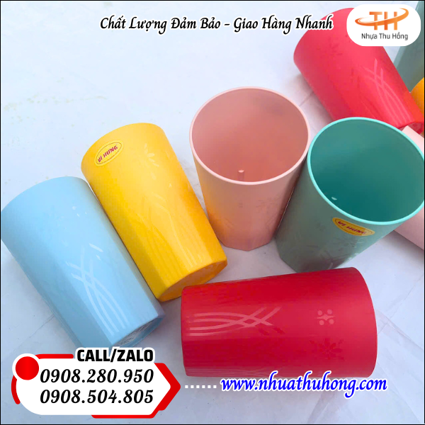 ly nhựa nhiều màu an toàn