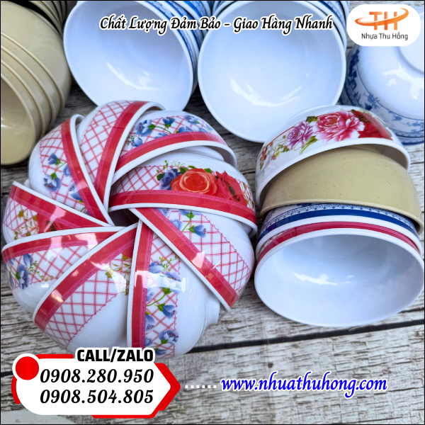 chén nhựa ăn cơm nhiều màu.
