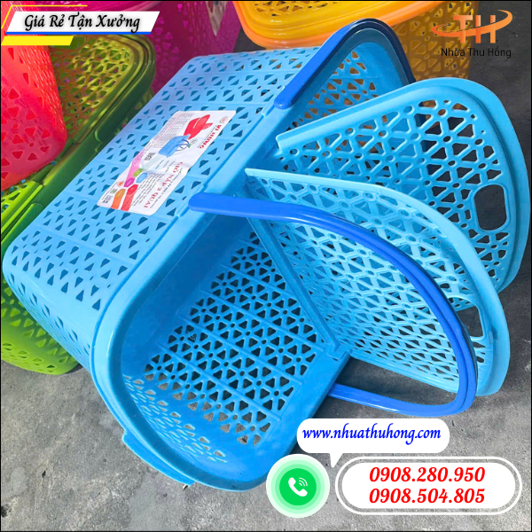 Sỉ lẻ giỏ nhựa đựng đồ đi sinh có nắp giá rẻ tận xưởng 3 giỏ nhựa 2 nắp, 2 quai