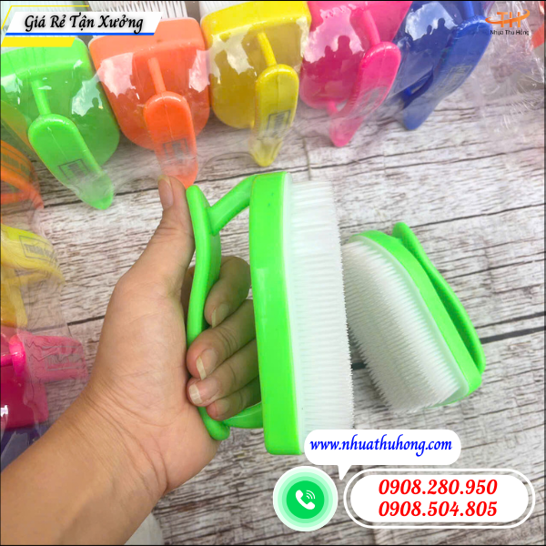 Nguồn sỉ bàn chải chà sàn cầm tay giá rẻ, hàng sẵn 4 dụng cụ vệ sinh nhà vệ sinh
