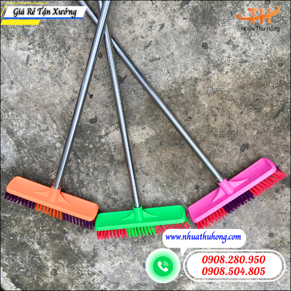 Nhà cung cấp chổi nhựa cán dài giá rẻ tại TP.HCM 4 Chổi nhựa cán dài – Dùng trong nhà & ngoài trời