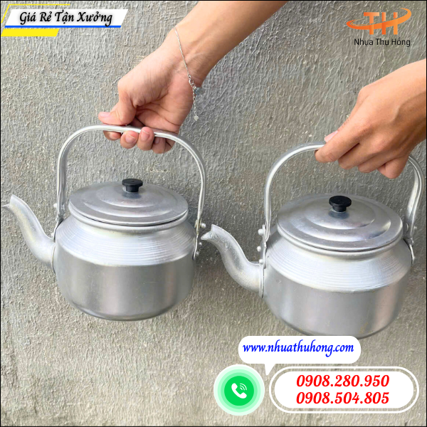 Địa chỉ bán ấm nhôm nấu nước giá rẻ uy tín tại TP.HCM 4 Ấm nhôm vòi rót cong tiện lợi
