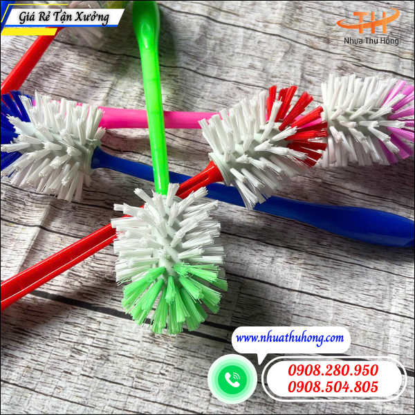 Mua cây chà bồn cầu nhựa giá sỉ ở đâu uy tín 3 cây cọ bồn cầu tay cầm dài