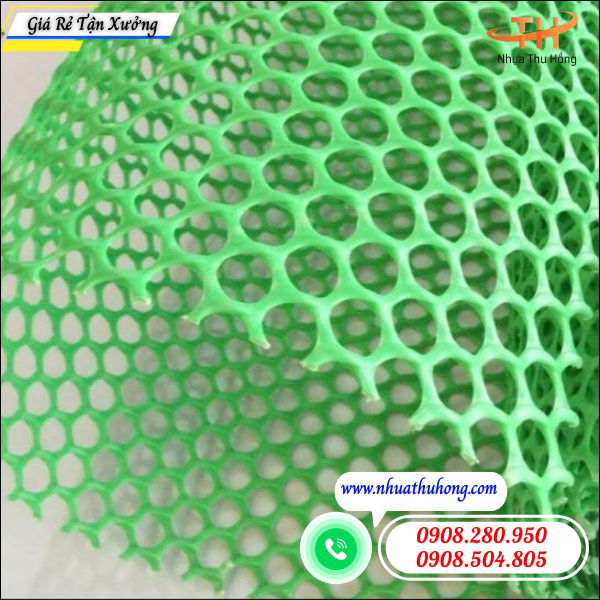 Lưới nhựa xanh giá sỉ xuất kho liên tục tại Thu Hồng 3 lưới nhựa xanh mắt lưới đều.