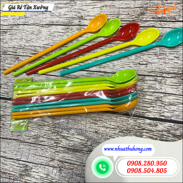 Thìa nhựa sinh tố giá rẻ dày đẹp cho quán ăn và quán nước 2 thìa nhựa sinh tố nhiều màu