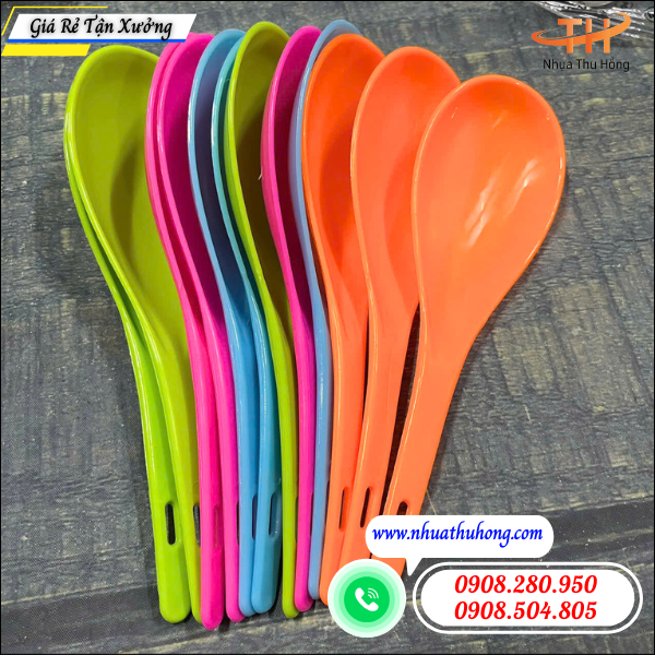 Vá nhựa múc cơm giá sỉ rẻ – Nhựa dày bền đẹp dễ bán 5 vá nhựa múc cơm bán sỉ.