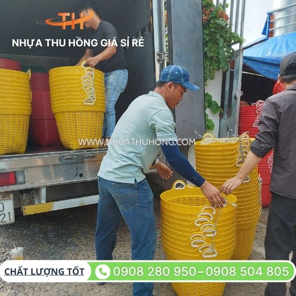 Đi giao sỉ số lượng lớn cần xé nhựa đến chợ đầu mối Hóc Môn 4 Giao hàng toàn quốc cần xé nhựa