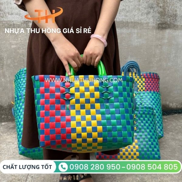 Cung cấp giỏ nhựa đan giá sỉ tại kho số lượng lớn 6 Giỏ nhựa đan tay giá sỉ giao nhanh tại TP.HCM