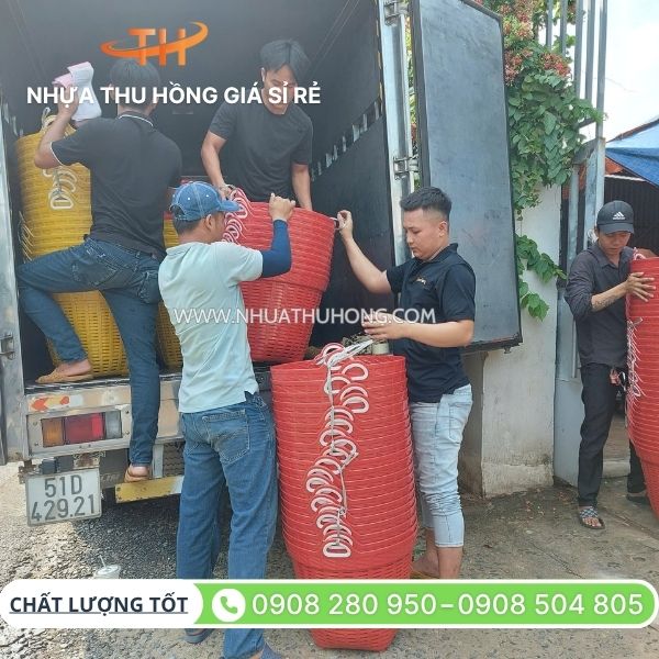Đi giao sỉ số lượng lớn cần xé nhựa đến chợ đầu mối Hóc Môn 3 Sỉ cần xé nhựa giao tận nơi