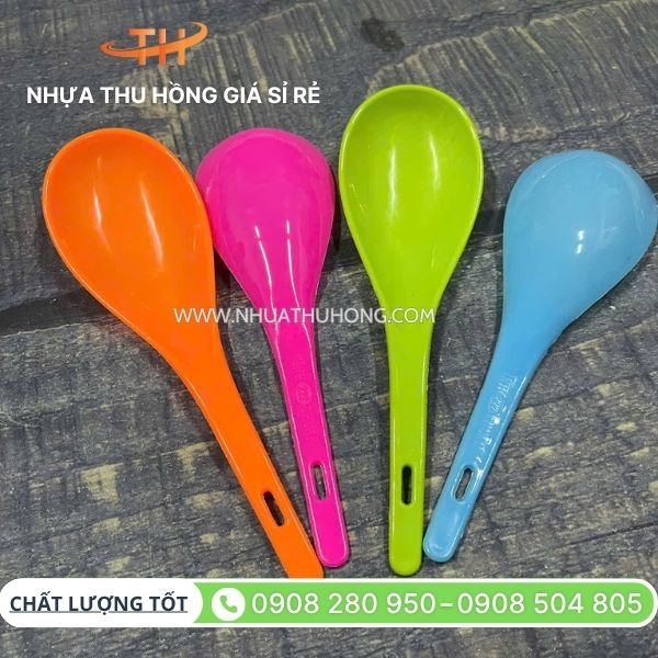 Vá múc cơm bỏ sỉ giá rẻ cho các cửa hàng gia dụng 5 Sỉ rẻ vá nhựa múc cơm tại TP.HCM